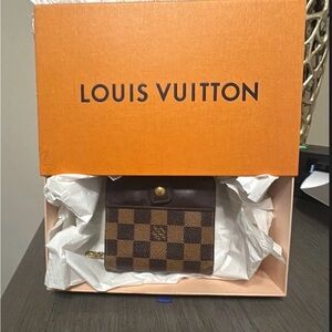 Authentic Louis Vuitton Damier Ebene Checkered zippy Wallet
